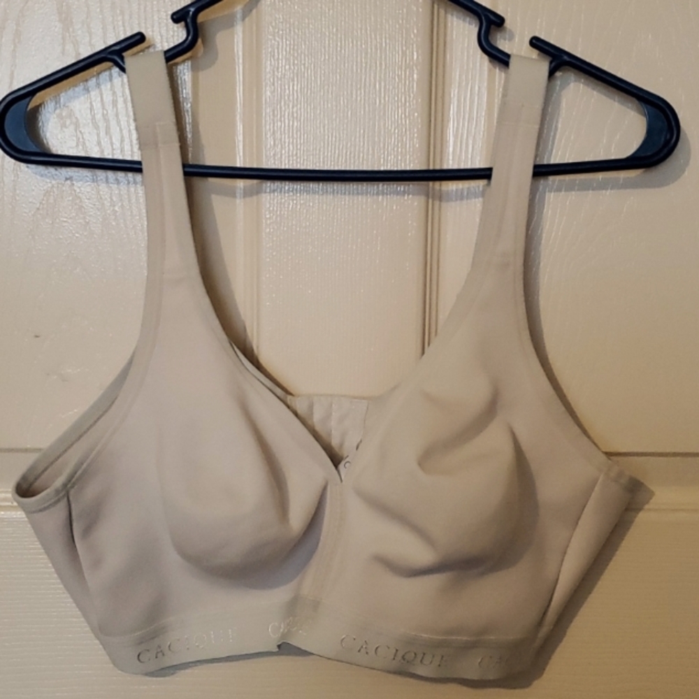 Cacique Poly-Cotton Full Coverage No-Wire Bra 42D. Beige.